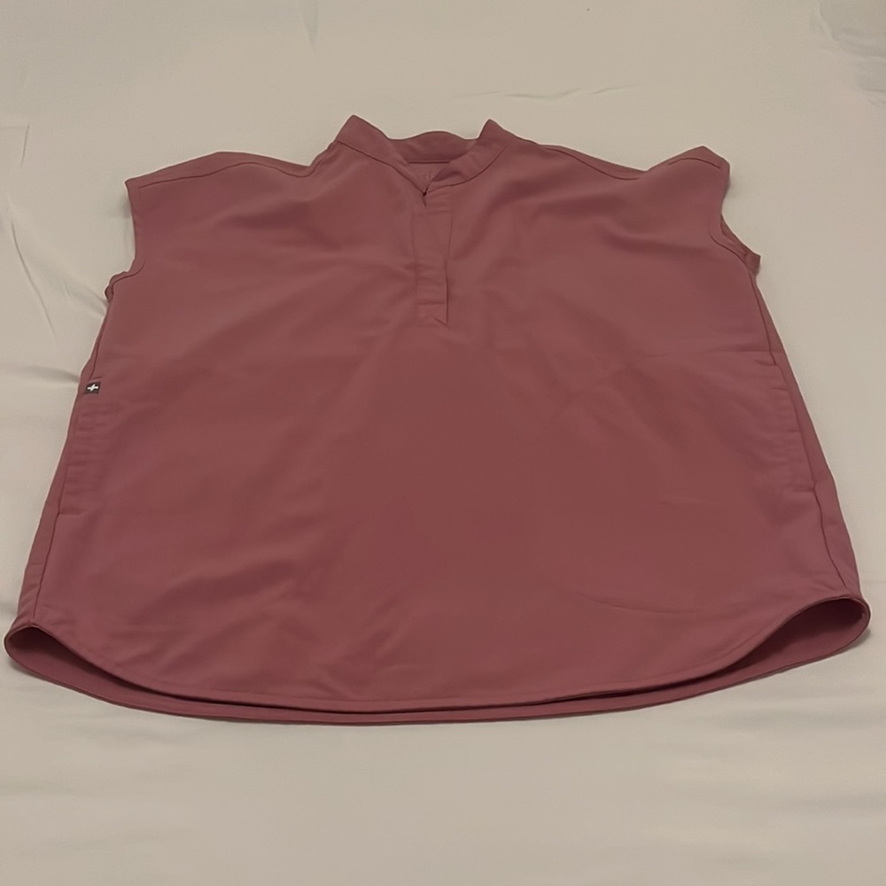 Fig scrubs tops are XS pants are XXS/P